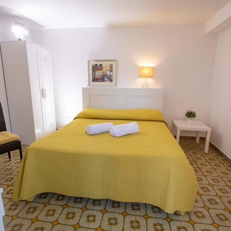 Le Torrette Rooms And Apartments Avola Kültér fotó