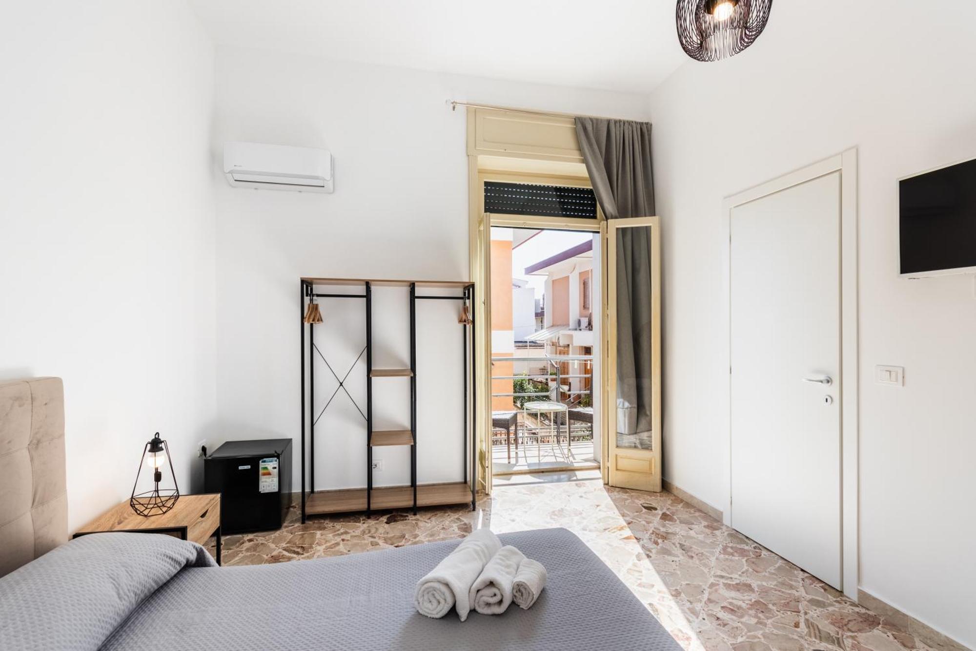 Le Torrette Rooms And Apartments Avola Kültér fotó