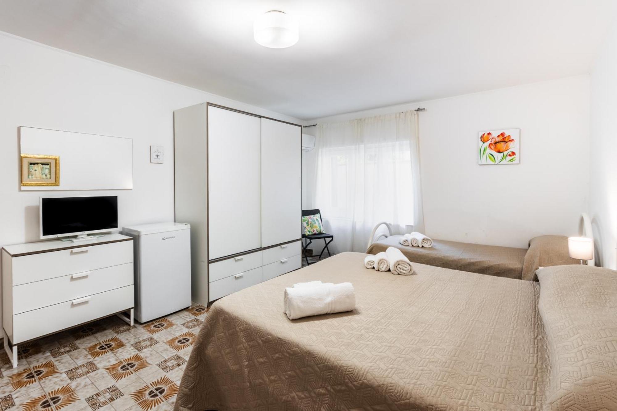 Le Torrette Rooms And Apartments Avola Kültér fotó