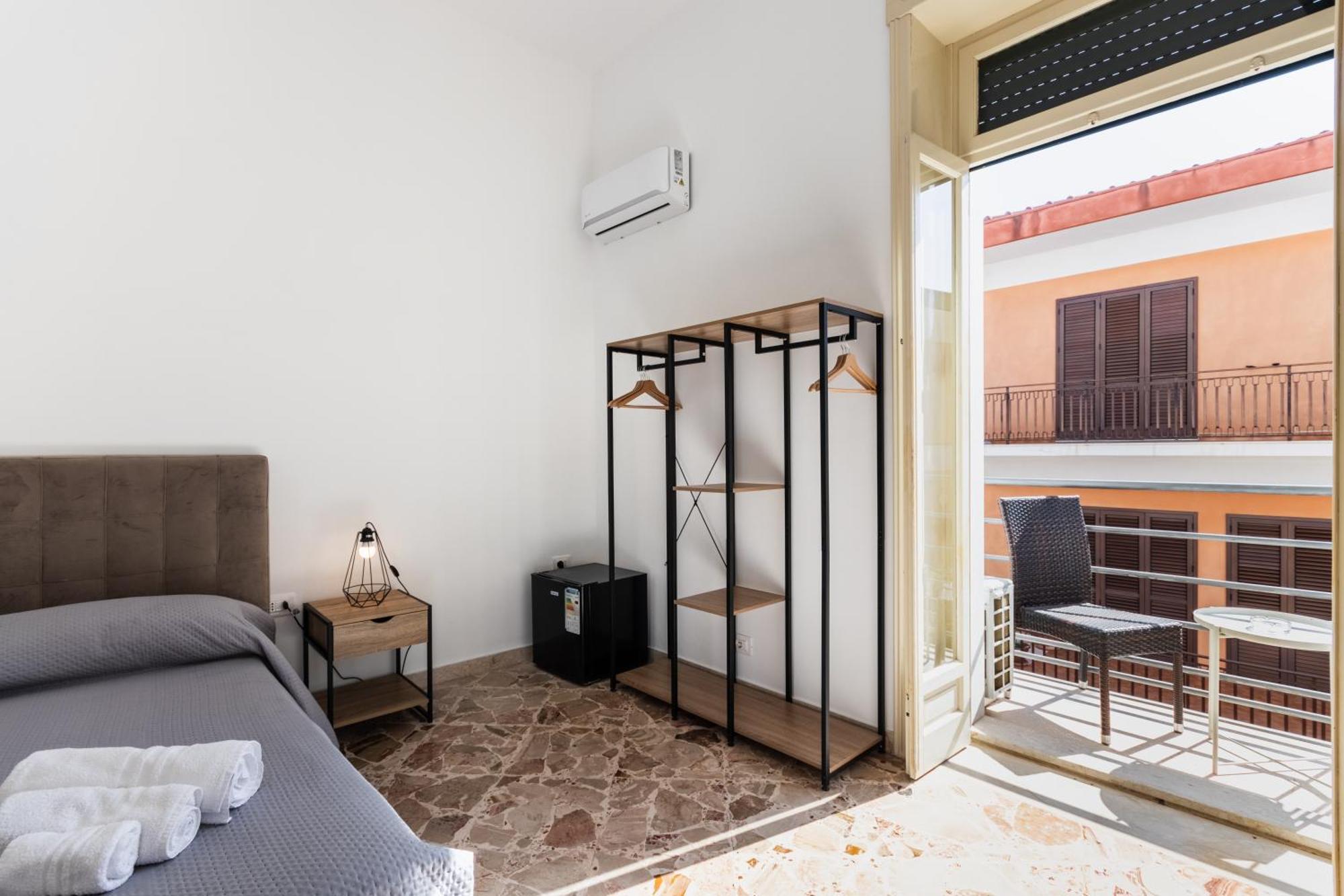 Le Torrette Rooms And Apartments Avola Kültér fotó