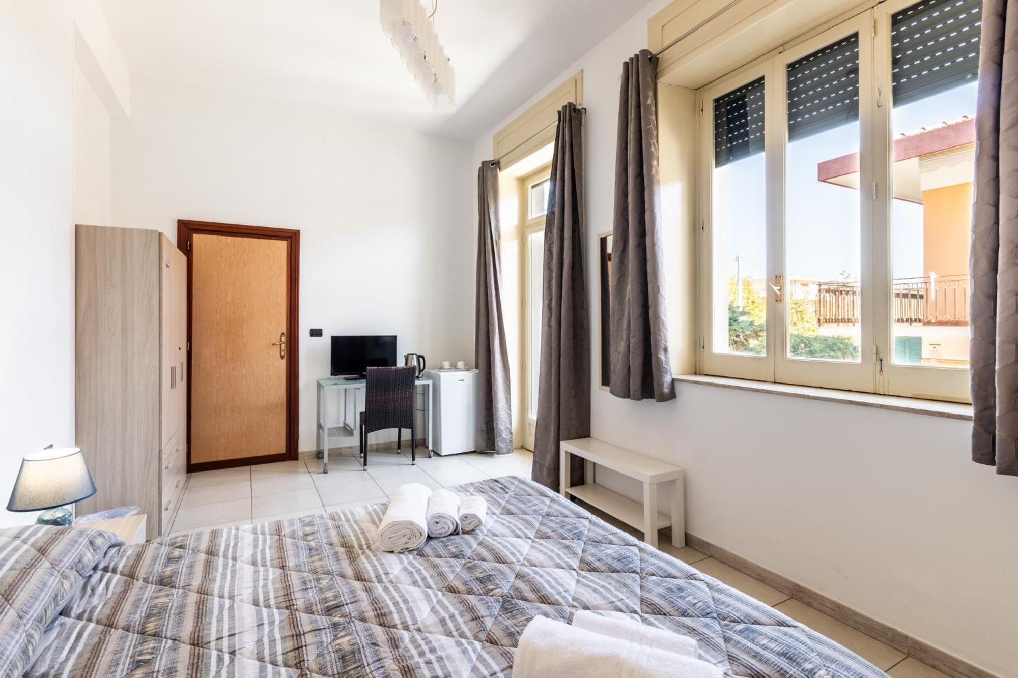 Le Torrette Rooms And Apartments Avola Kültér fotó