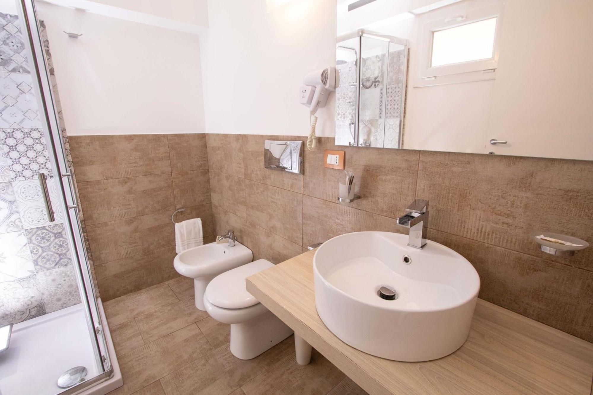 Le Torrette Rooms And Apartments Avola Kültér fotó