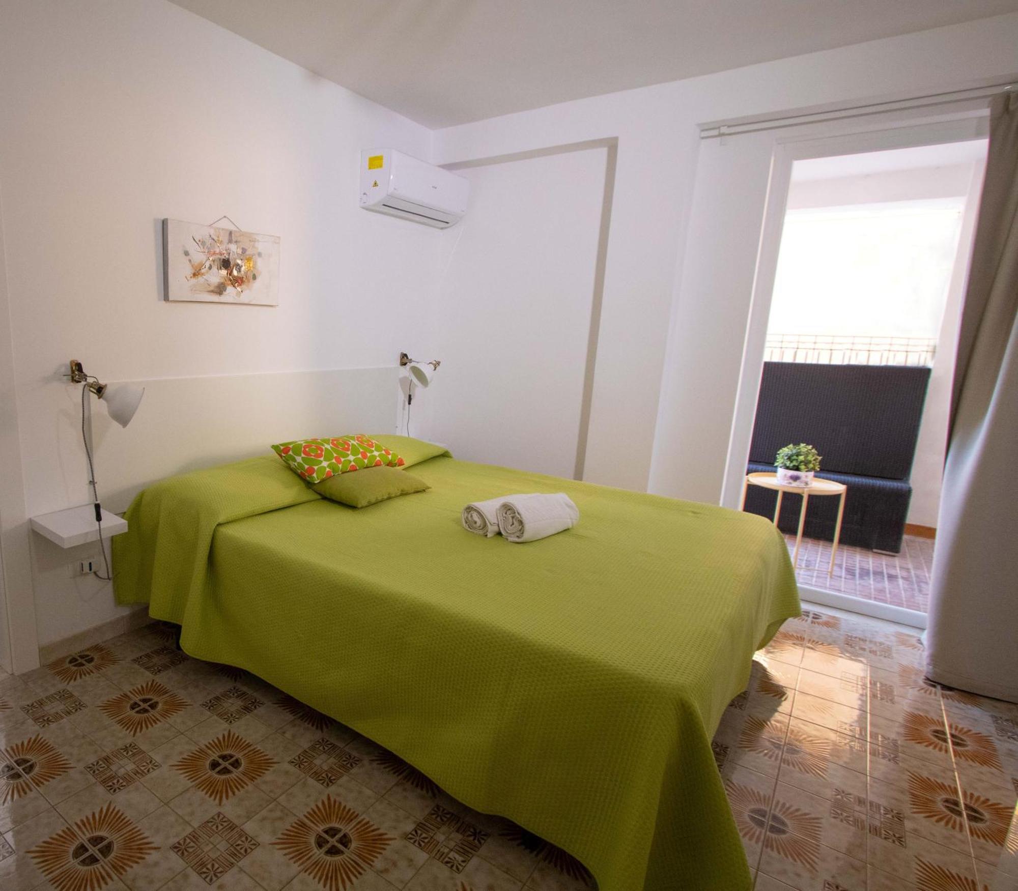 Le Torrette Rooms And Apartments Avola Kültér fotó