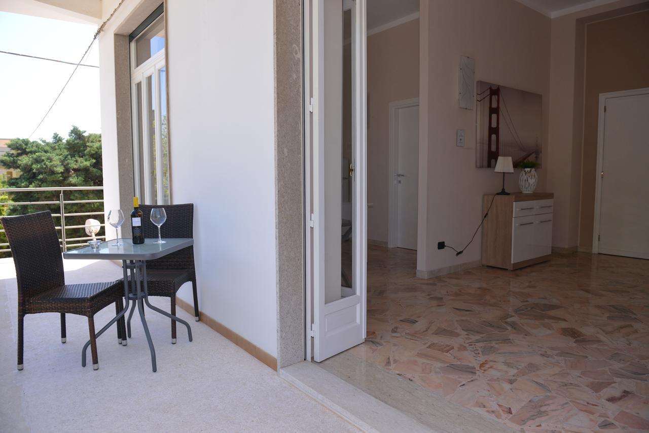 Le Torrette Rooms And Apartments Avola Kültér fotó