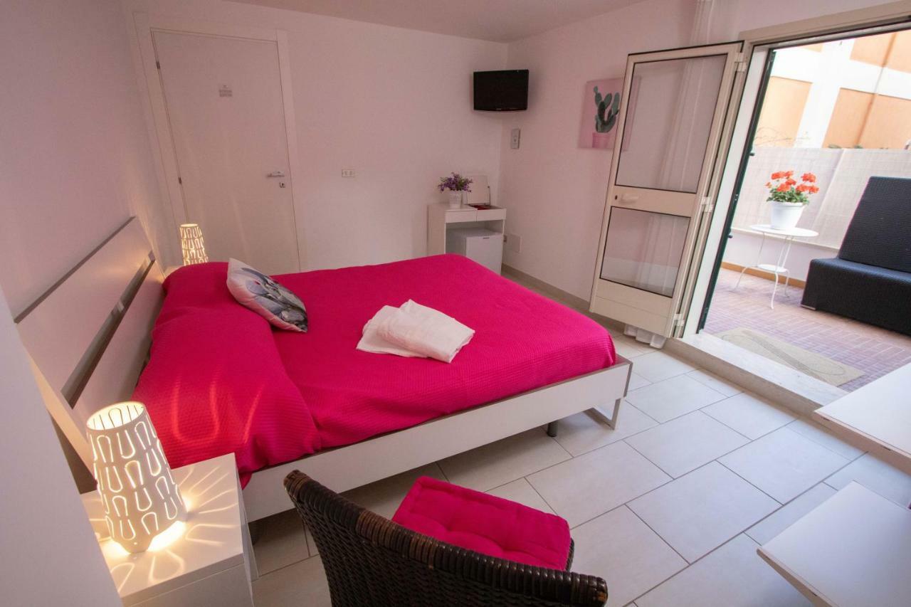 Le Torrette Rooms And Apartments Avola Kültér fotó